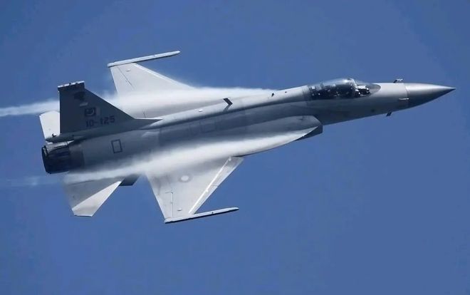 不怕印度战机巴基斯坦计划买中国先进战机(图3) 不怕印度战机巴基斯坦计划买中国先进战机(图3)