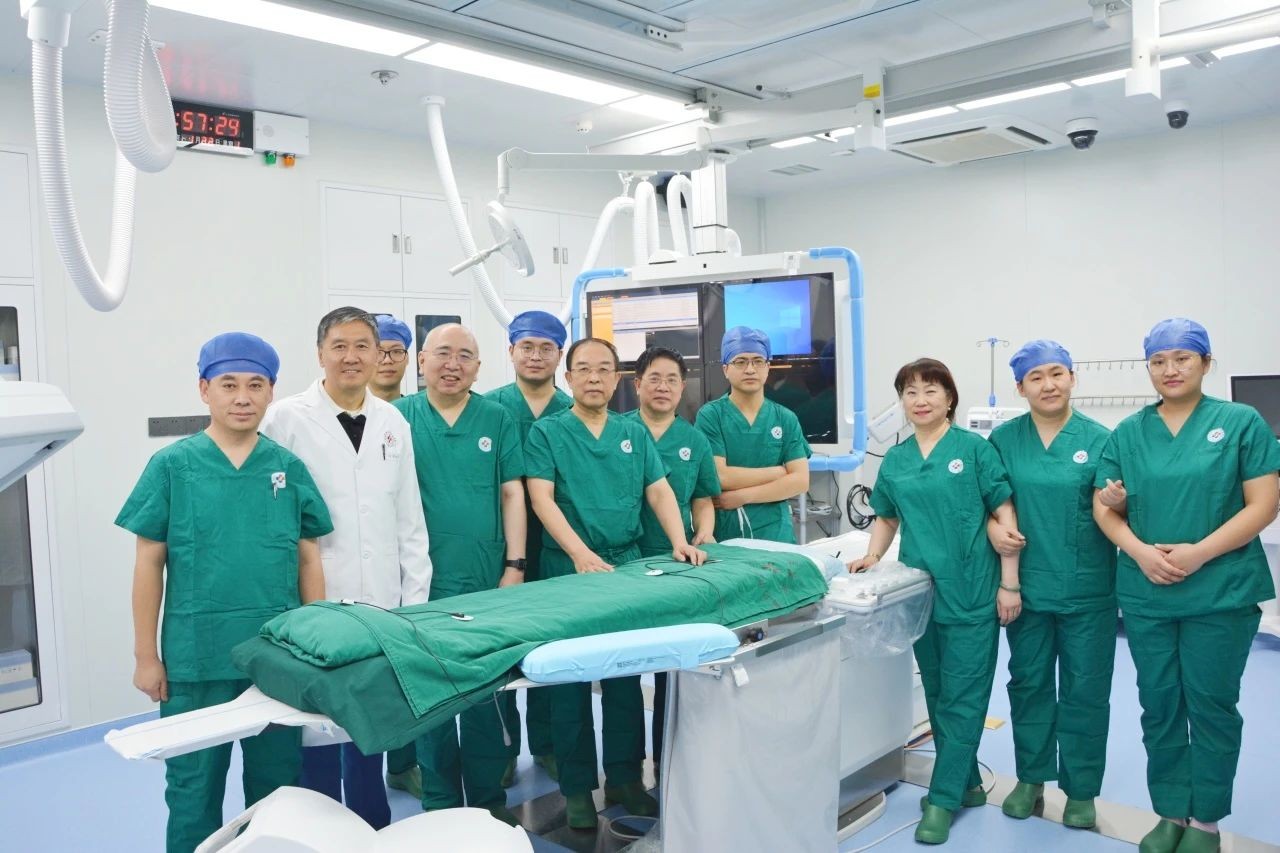 新设备“Azurion 7M20”入驻河北梅奥心血管病医院 助力华医心诚专家团队共护健康(图2) 新设备“Azurion 7M20”入驻河北梅奥心血管病医院 助力华医心诚专家团队共护健康(图2)
