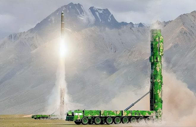 美媒评选出中国三大先进武器福建舰位居榜首东风系列导弹第二(图5)