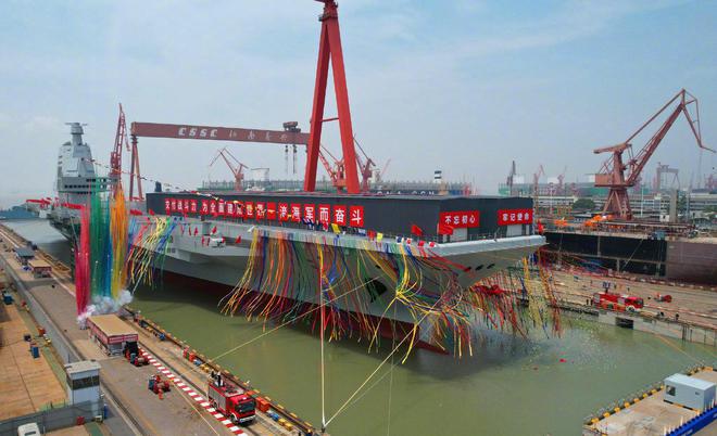 美媒评选出中国三大先进武器福建舰位居榜首东风系列导弹第二(图2)