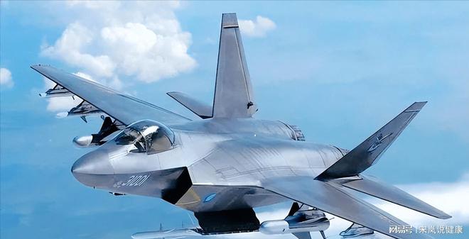 全新歼-35出现 中国将拥有全球最先进的隐身舰载机 远超F-35(图6)