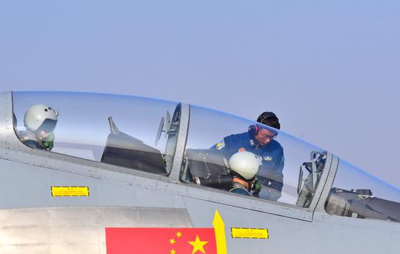 在超级大国苏联垮掉前中国得到3架先进战机获赶超美俄契机？(图10)