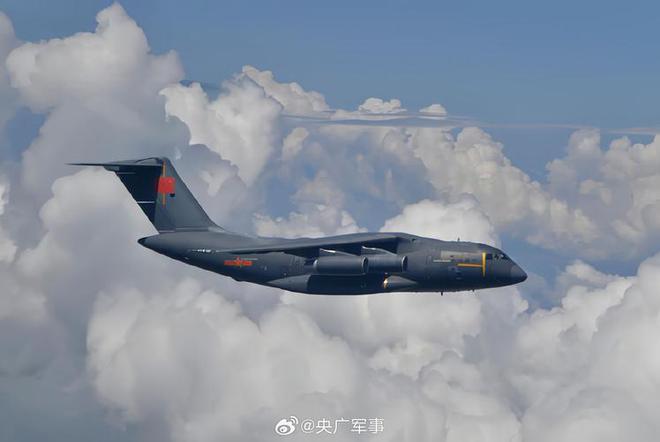 中国顶尖武器价格亮相第一名500亿人民币堪比中小型国家的GDP(图9) 中国顶尖武器价格亮相第一名500亿人民币堪比中小型国家的GDP(图9)