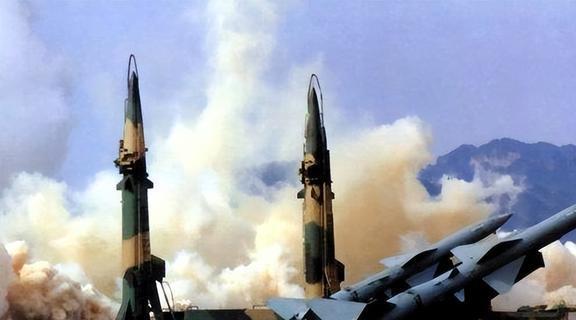 美国为何不敢轻易惹怒中国?因为除了核武器中国还有先进武器(图4) 美国为何不敢轻易惹怒中国?因为除了核武器中国还有先进武器(图4)