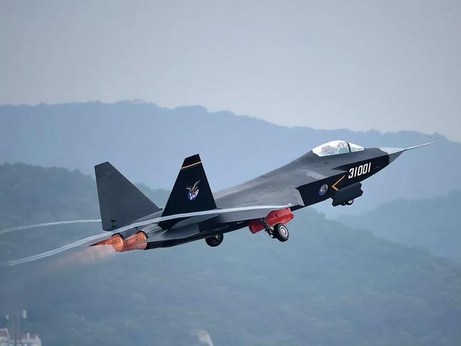 美媒：中国隐藏了实力实际武器比公开的要先进10年是真是假？(图1)
