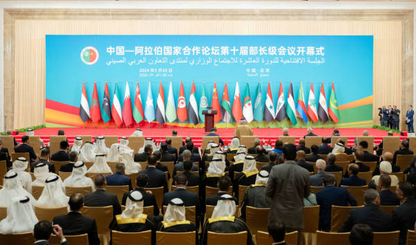 中国的中东外交不是“填补真空”这是和美国最大的区别-丁隆(图1) 中国的中东外交不是“填补真空”这是和美国最大的区别-丁隆(图1)